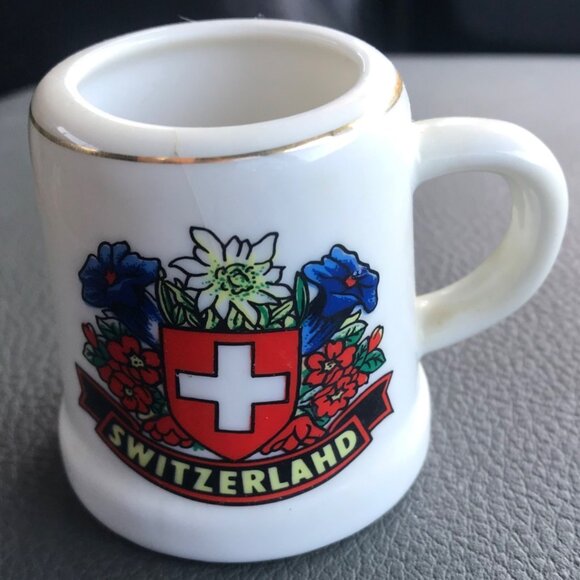 Switzerland Souvenir Ceramic Mug Miniature White With Swiss Crest Design - Picture 2 of 6